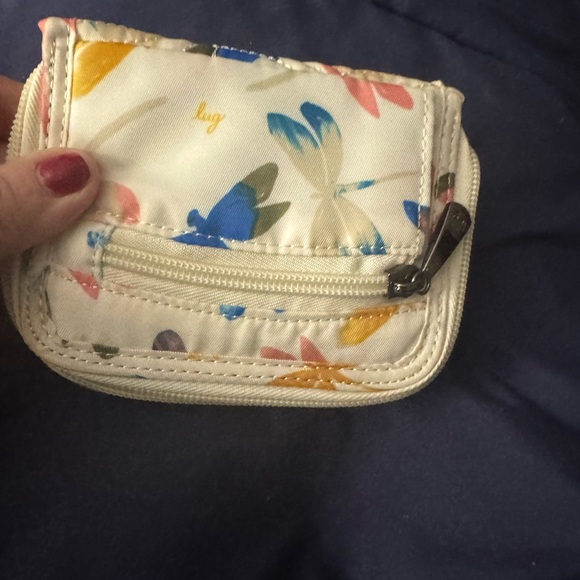 Wallet brand lug to protect your charge cards - Picture 7 of 15